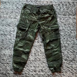 Abercrombie camo cargo joggers